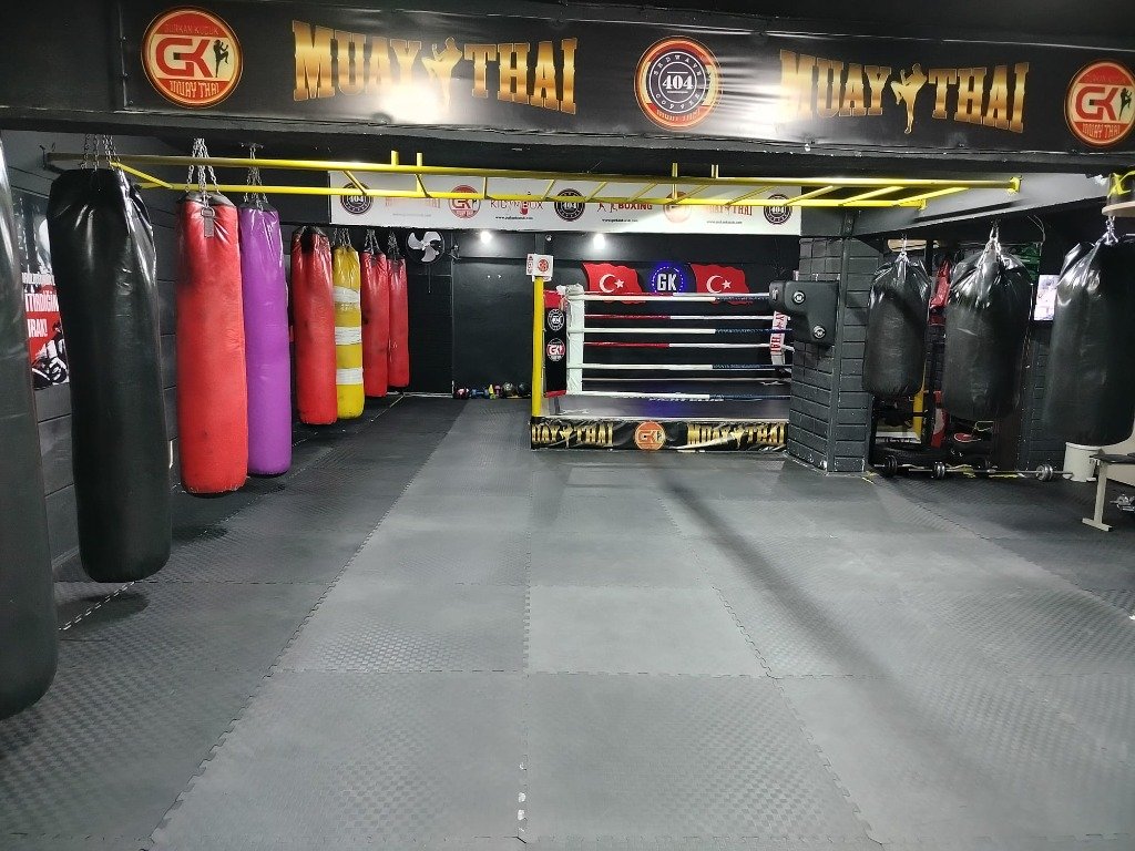 GK Fight Club Ana Salon